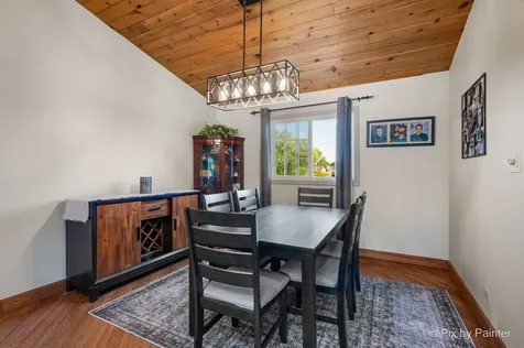 1341 West Sturbridge Drive Hoffman Estates IL 60192