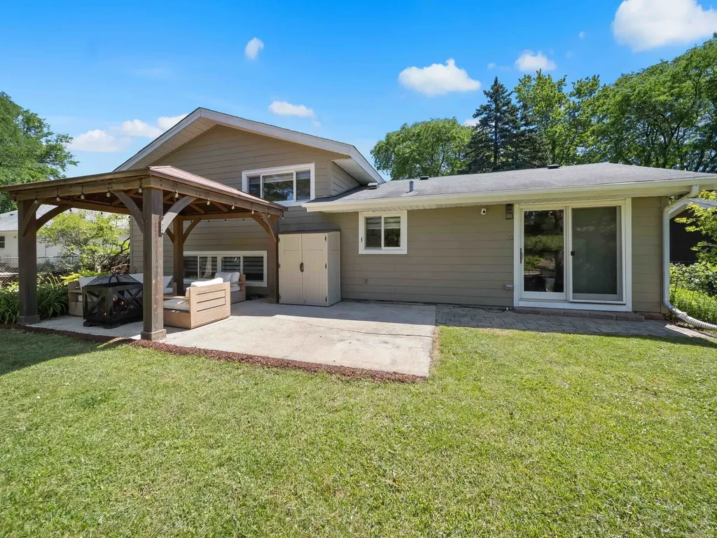 600 South Springinsguth Road Schaumburg IL 60193