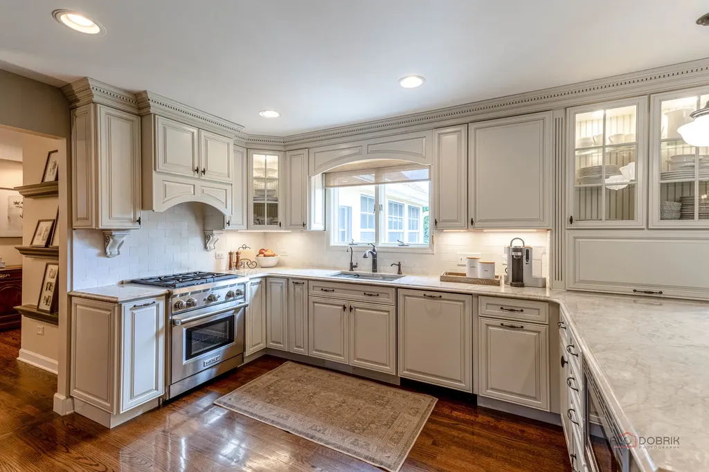 22205 West Pineview Drive Antioch IL 60002