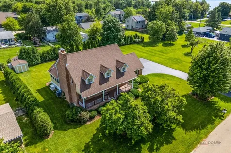 22205 West Pineview Drive Antioch IL 60002