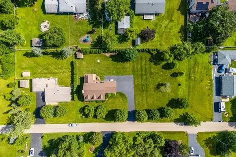 22205 West Pineview Drive Antioch IL 60002