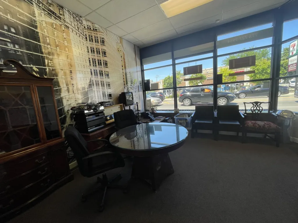 3605 West Belmont Street Chicago IL 60618