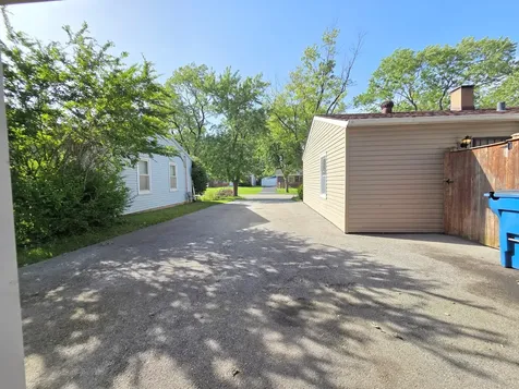 2124 218TH Place Sauk Village IL 60411
