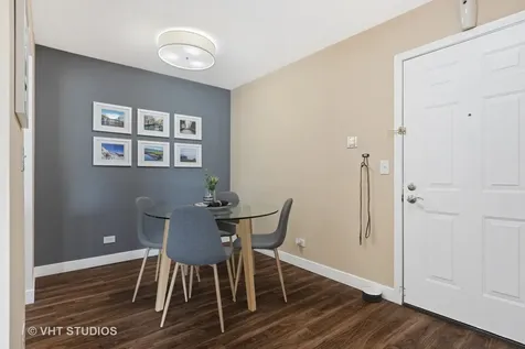 85 Kensington Circle Wheaton IL 60189