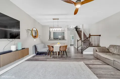 203 Oxford Court Oswego IL 60543