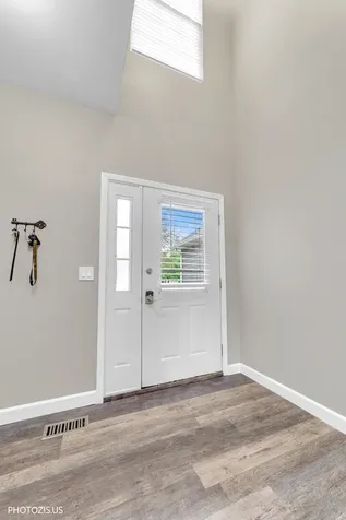 203 Oxford Court Oswego IL 60543
