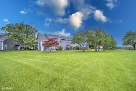 203 Oxford Court Oswego IL 60543