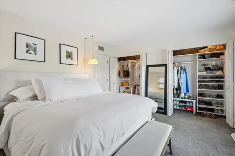 667 West Division Street Chicago IL 60610