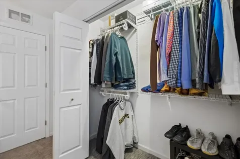 667 West Division Street Chicago IL 60610