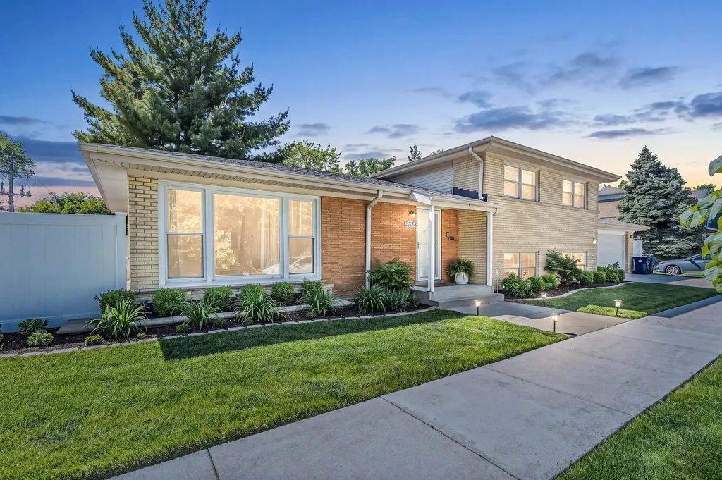 9858 South Springfield Avenue Evergreen Park IL 60805