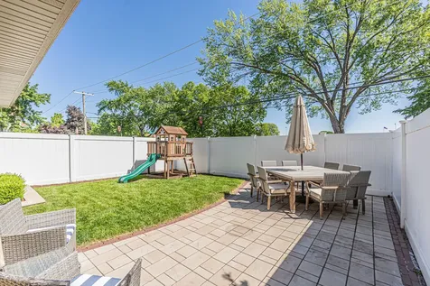9858 South Springfield Avenue Evergreen Park IL 60805