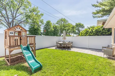 9858 South Springfield Avenue Evergreen Park IL 60805
