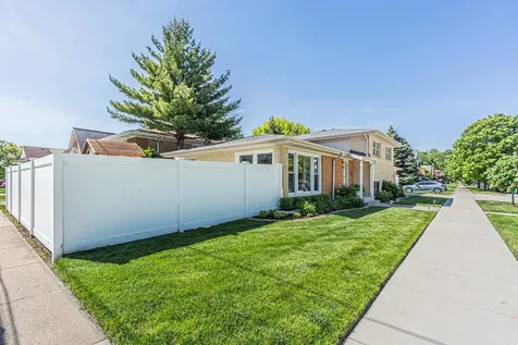 9858 South Springfield Avenue Evergreen Park IL 60805