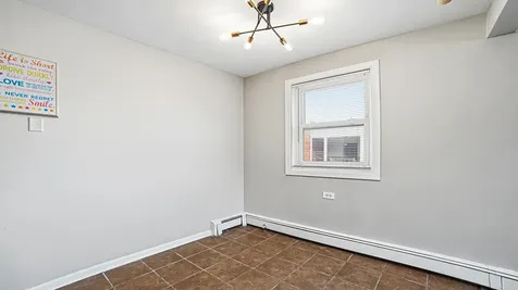 2411 West Balmoral Avenue Chicago IL 60625