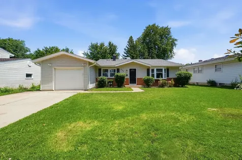 256 Walnut Drive St. Charles IL 60174