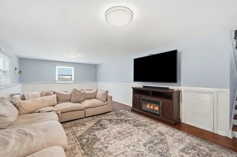 256 Walnut Drive St. Charles IL 60174