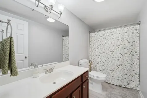 256 Walnut Drive St. Charles IL 60174