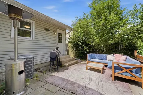 256 Walnut Drive St. Charles IL 60174