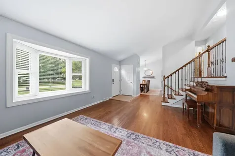 256 Walnut Drive St. Charles IL 60174