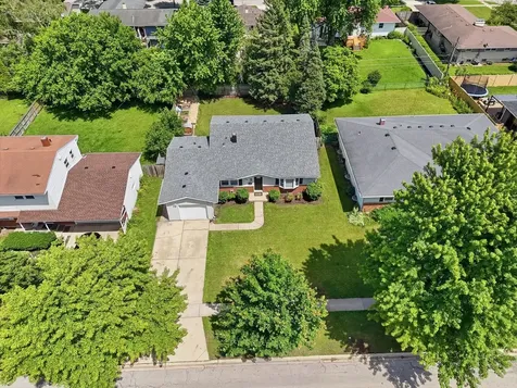 256 Walnut Drive St. Charles IL 60174