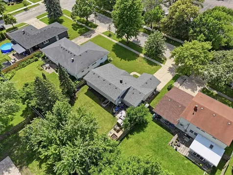 256 Walnut Drive St. Charles IL 60174