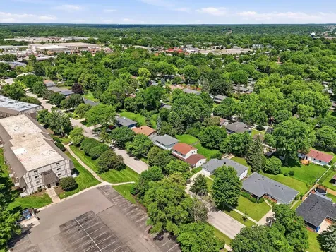 256 Walnut Drive St. Charles IL 60174