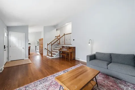 256 Walnut Drive St. Charles IL 60174