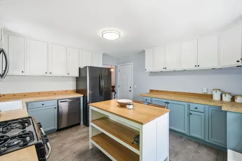 256 Walnut Drive St. Charles IL 60174