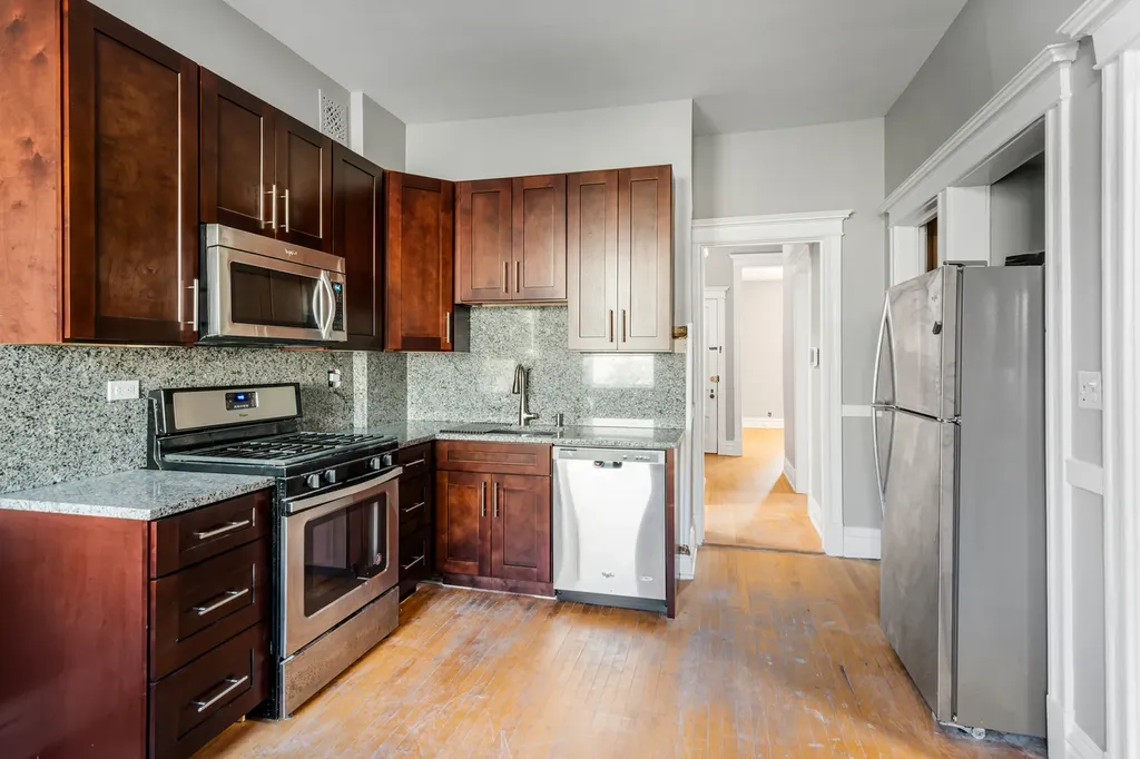 3423 North Seminary Street Chicago IL 60657