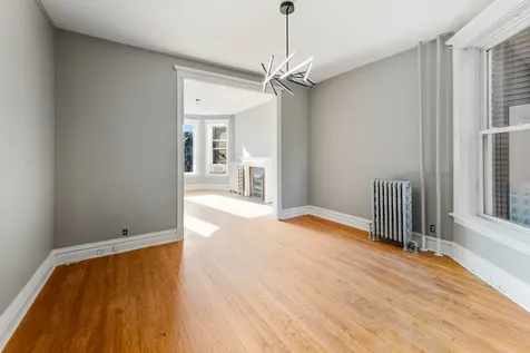 3423 North Seminary Street Chicago IL 60657