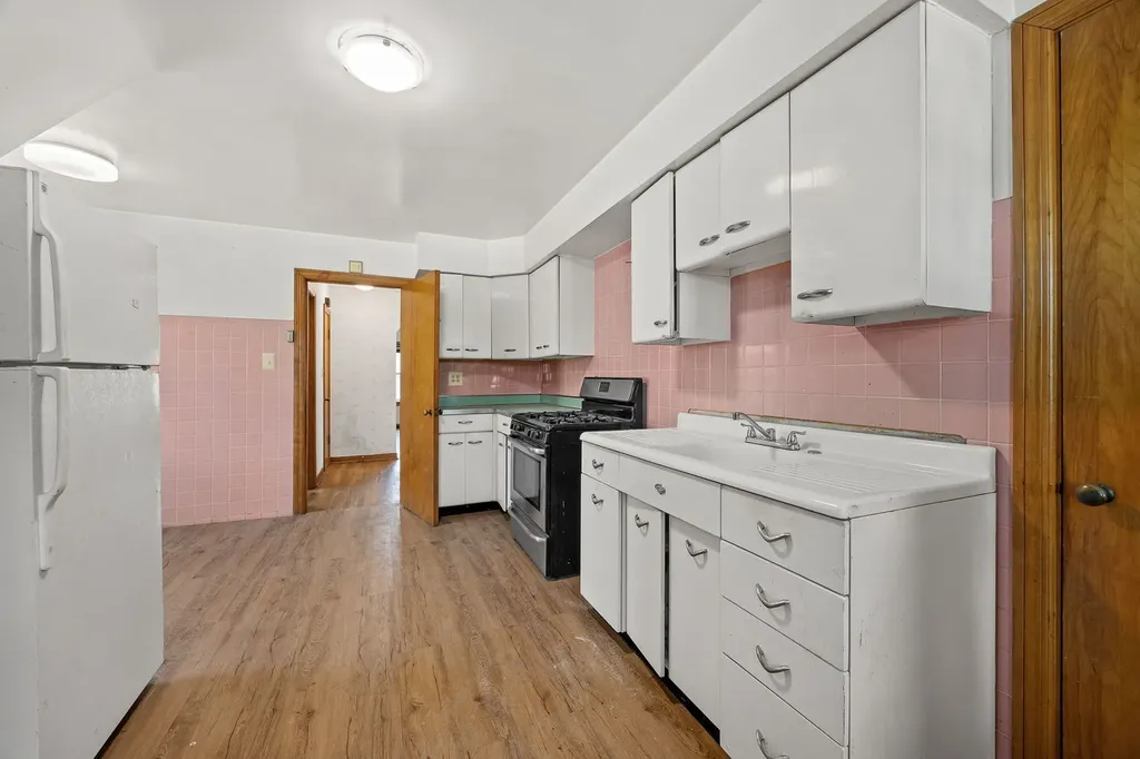 1716 North Neva Avenue Chicago IL 60707