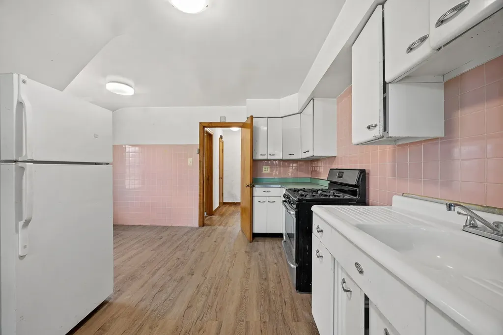 1716 North Neva Avenue Chicago IL 60707