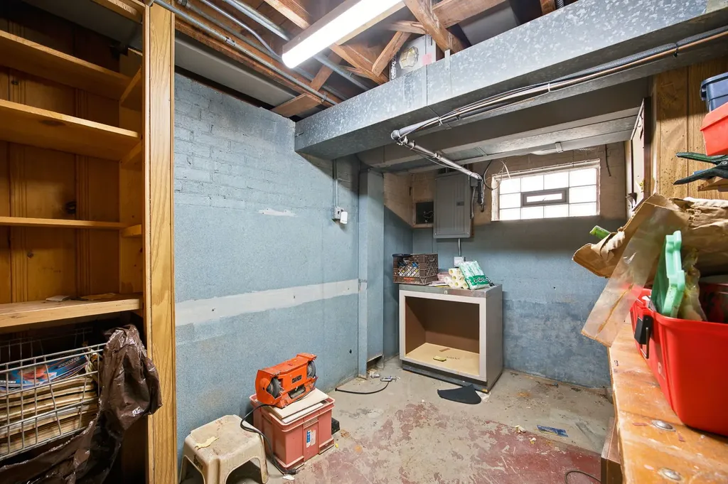 1716 North Neva Avenue Chicago IL 60707