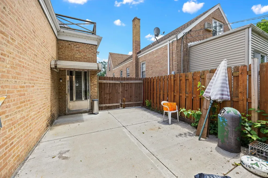 1716 North Neva Avenue Chicago IL 60707