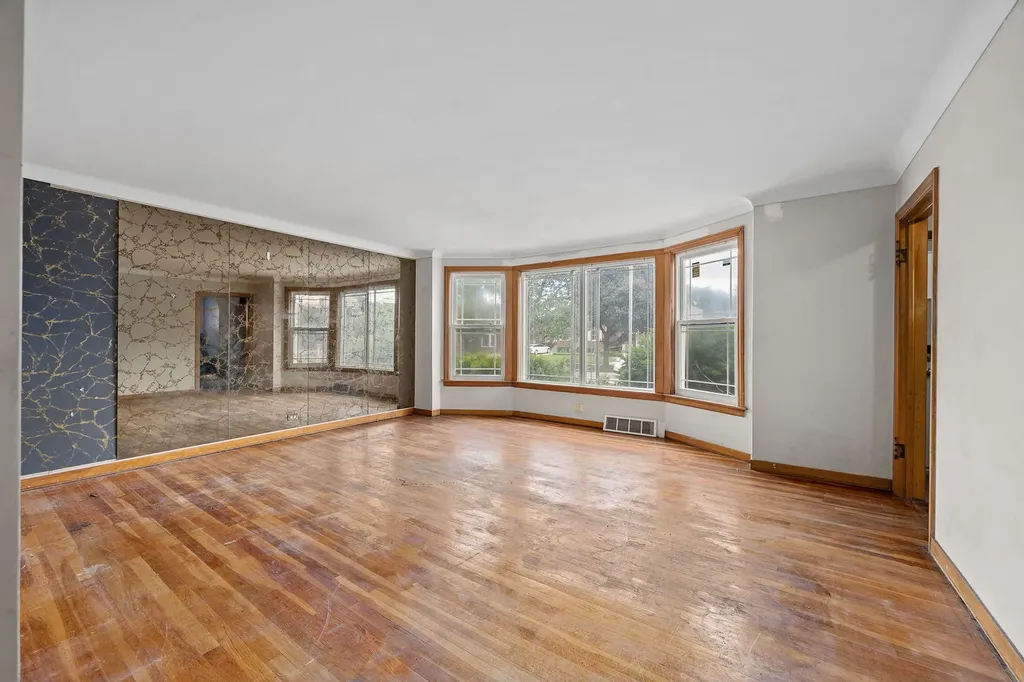1716 North Neva Avenue Chicago IL 60707