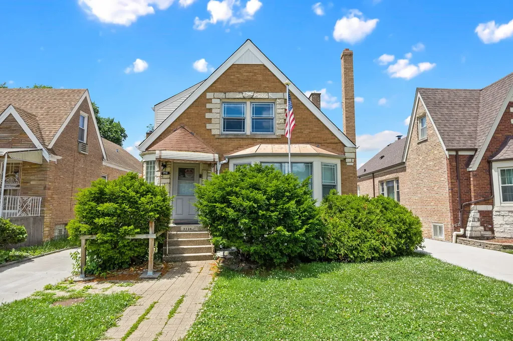 1716 North Neva Avenue Chicago IL 60707
