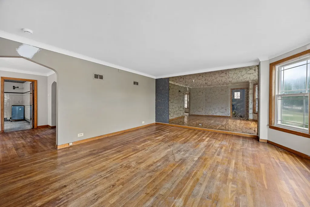 1716 North Neva Avenue Chicago IL 60707