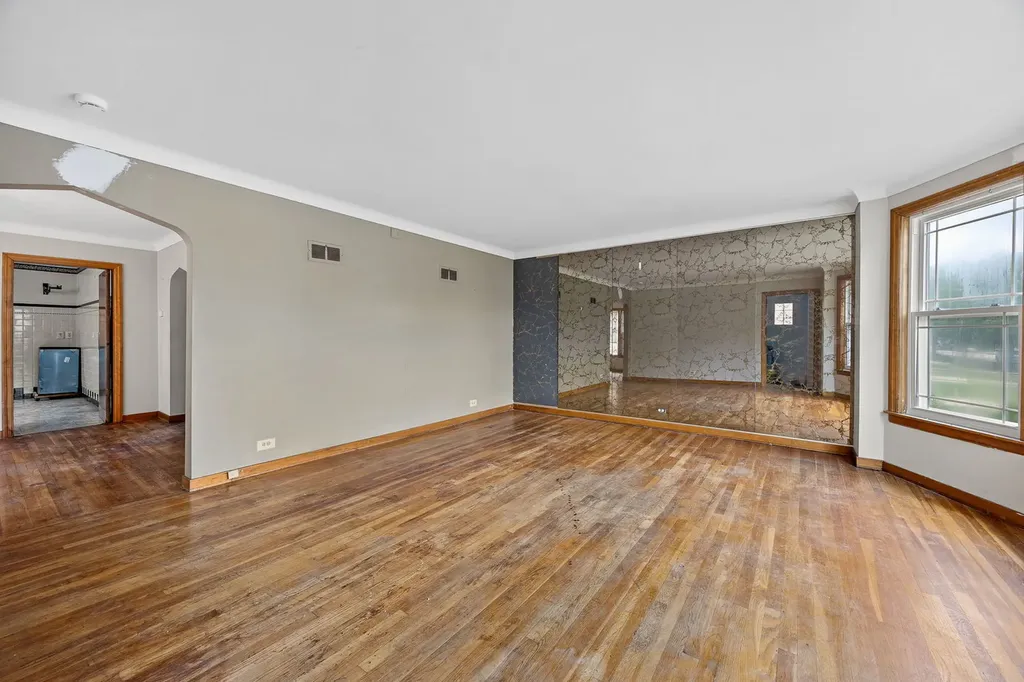 1716 North Neva Avenue Chicago IL 60707