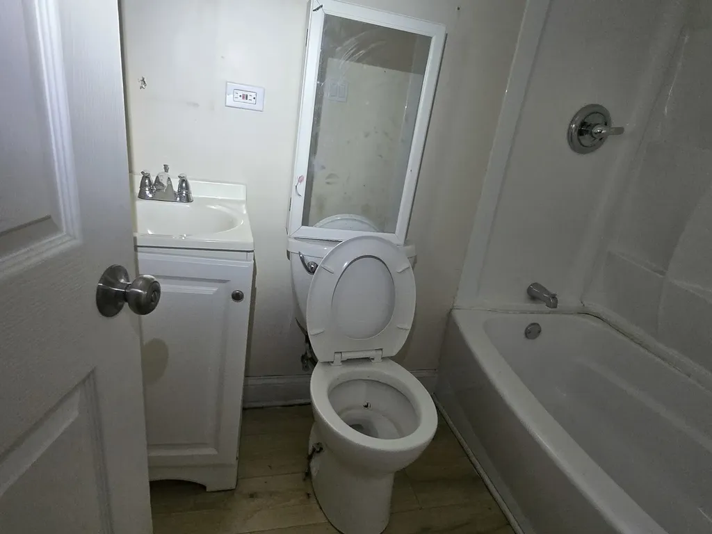 5750 West 65th Street Chicago IL 60638