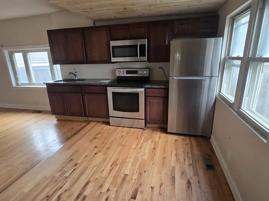 5750 West 65th Street Chicago IL 60638