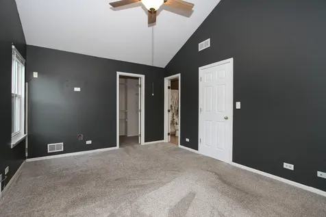 2290 Applewood Lane Woodstock IL 60098