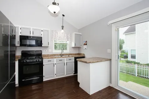 2290 Applewood Lane Woodstock IL 60098
