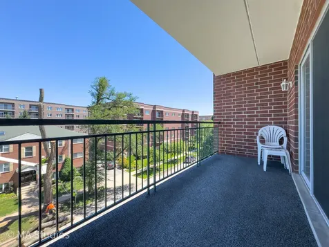 1325 Perry Street Des Plaines IL 60016
