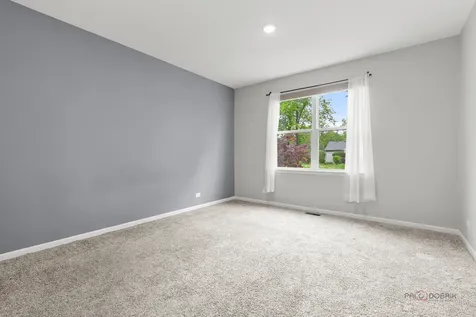 324 South Fork Drive Gurnee IL 60031