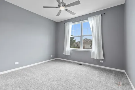 324 South Fork Drive Gurnee IL 60031
