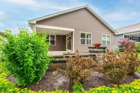 324 South Fork Drive Gurnee IL 60031