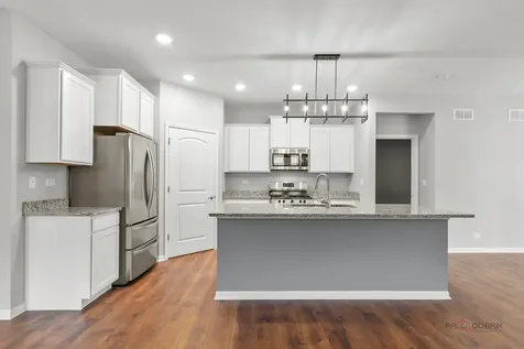 324 South Fork Drive Gurnee IL 60031