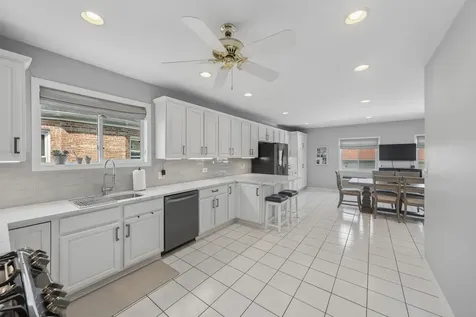 1843 North 75th Avenue Elmwood Park IL 60707