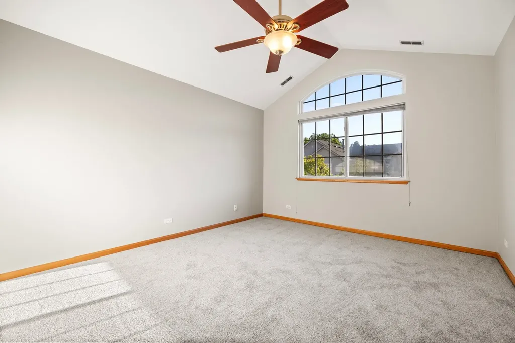 2247 Stoughton Drive Aurora IL 60502