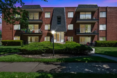 5712 128TH Street Crestwood IL 60418